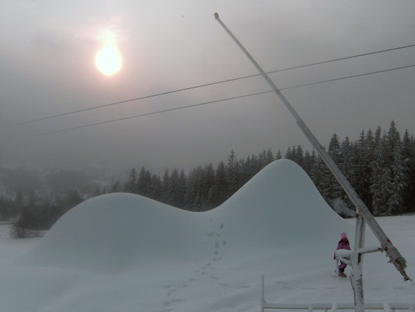 Zakopane, Polen, Skigebiet „Szymaszkowa“ 
Hochleistungsbeschneiungsanlage mit 35 SMI Airstick Schneilanzen

